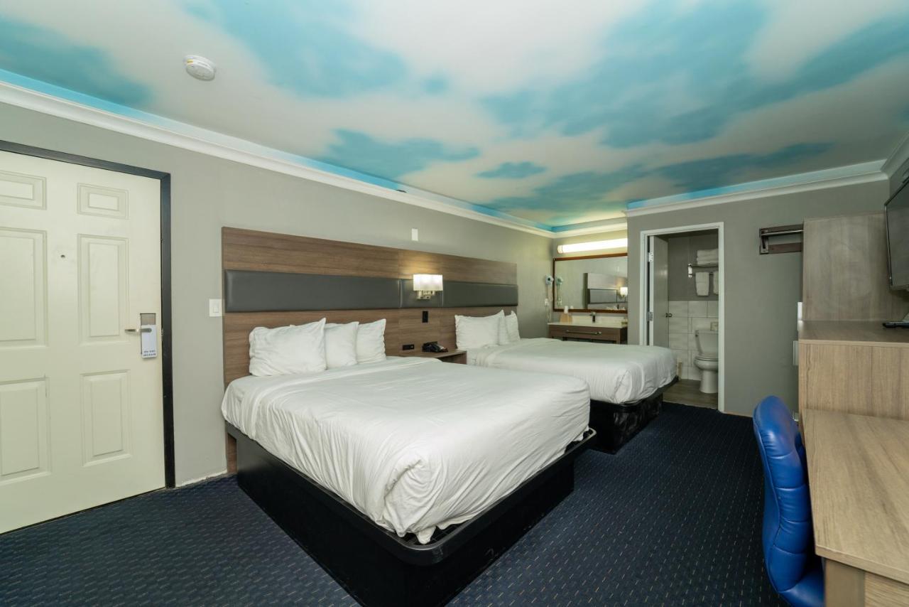 Hollywood Palms Inns & Suites Los Angeles Exterior photo
