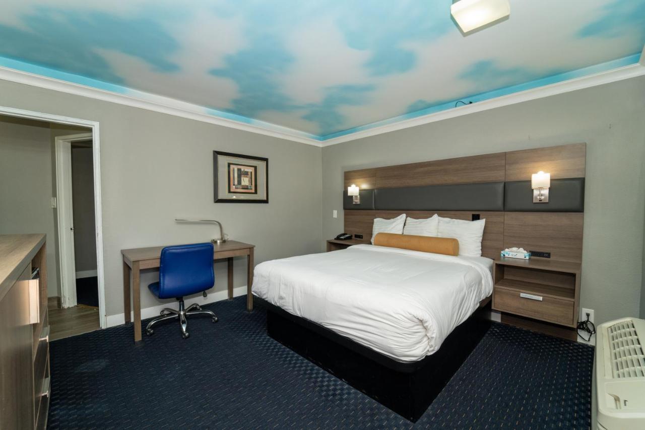 Hollywood Palms Inns & Suites Los Angeles Exterior photo