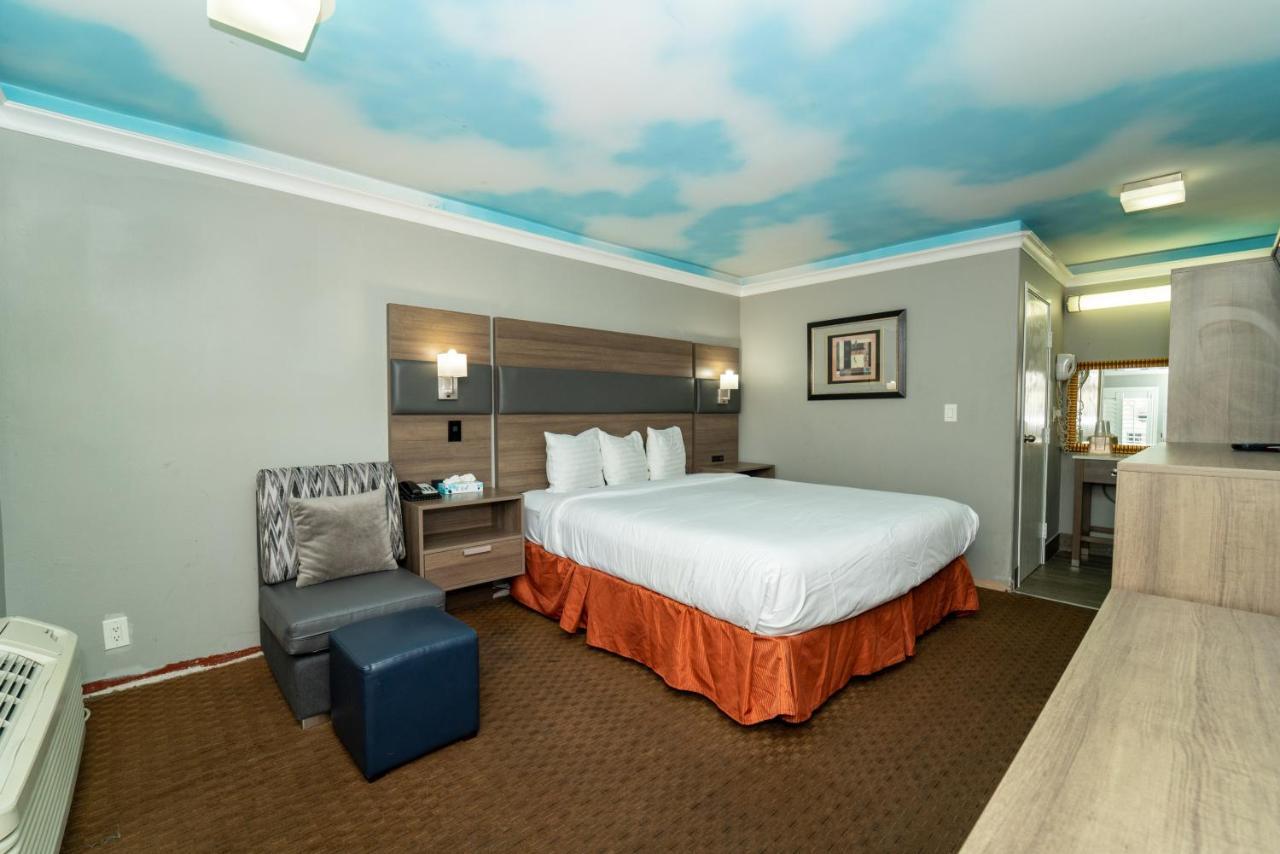 Hollywood Palms Inns & Suites Los Angeles Exterior photo
